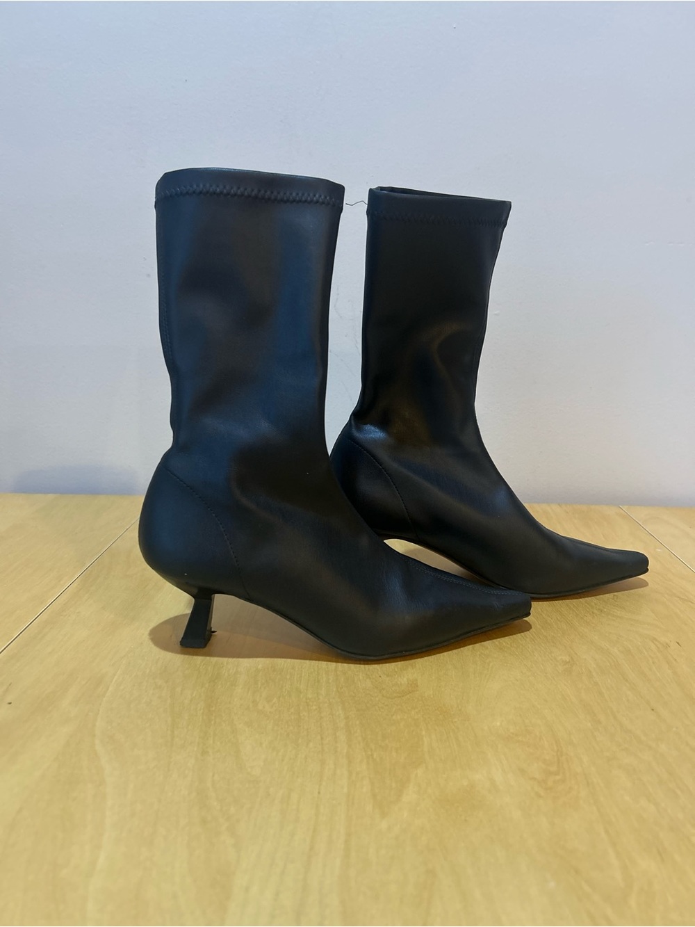 Angel Alarcon (Anthropologie) Pointed Toe Kitten Heel Boots Sz 37 - Picture 2 of 7